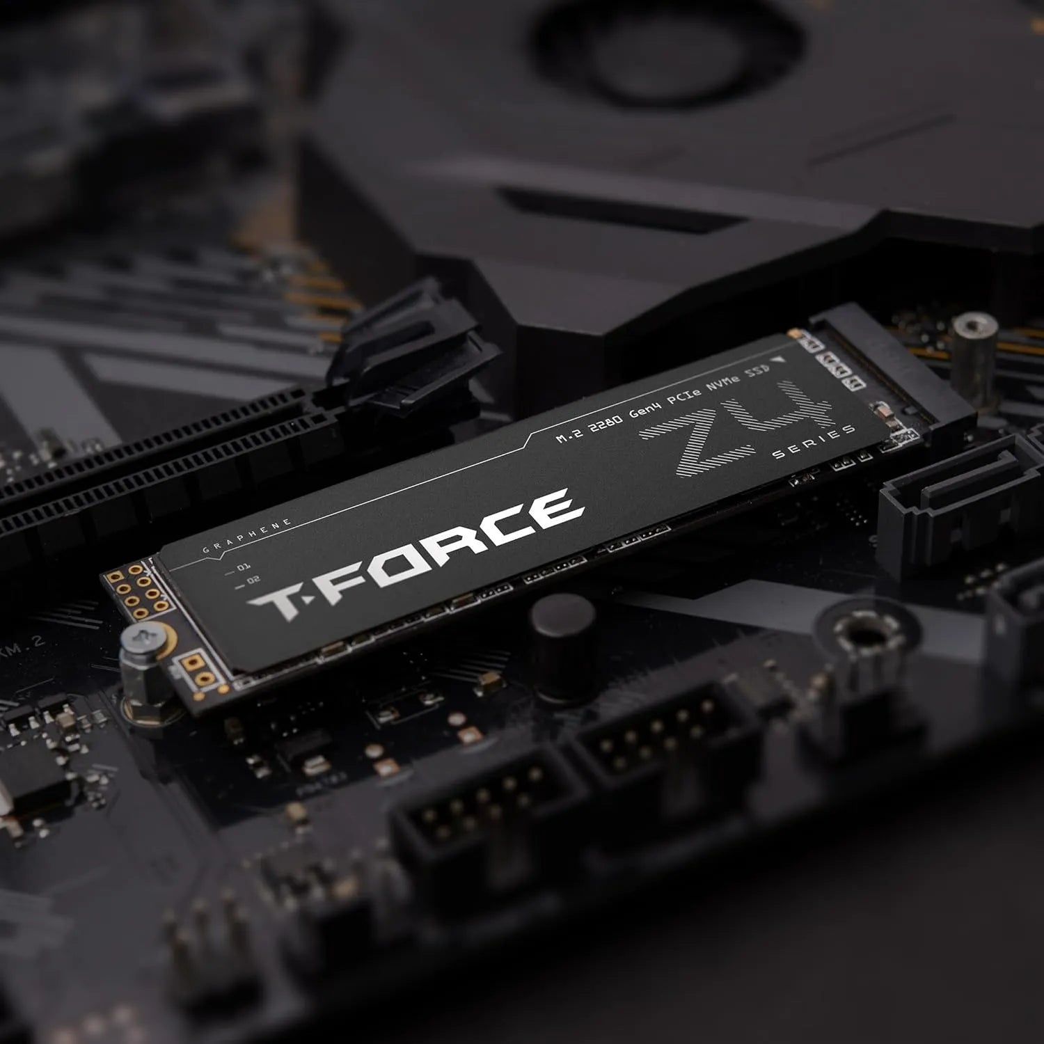 TEAMGROUP T-Force CARDEA Zero Z44Q with Heatsink + Graphene - للتقنيات الحديثة TT TAB متجر