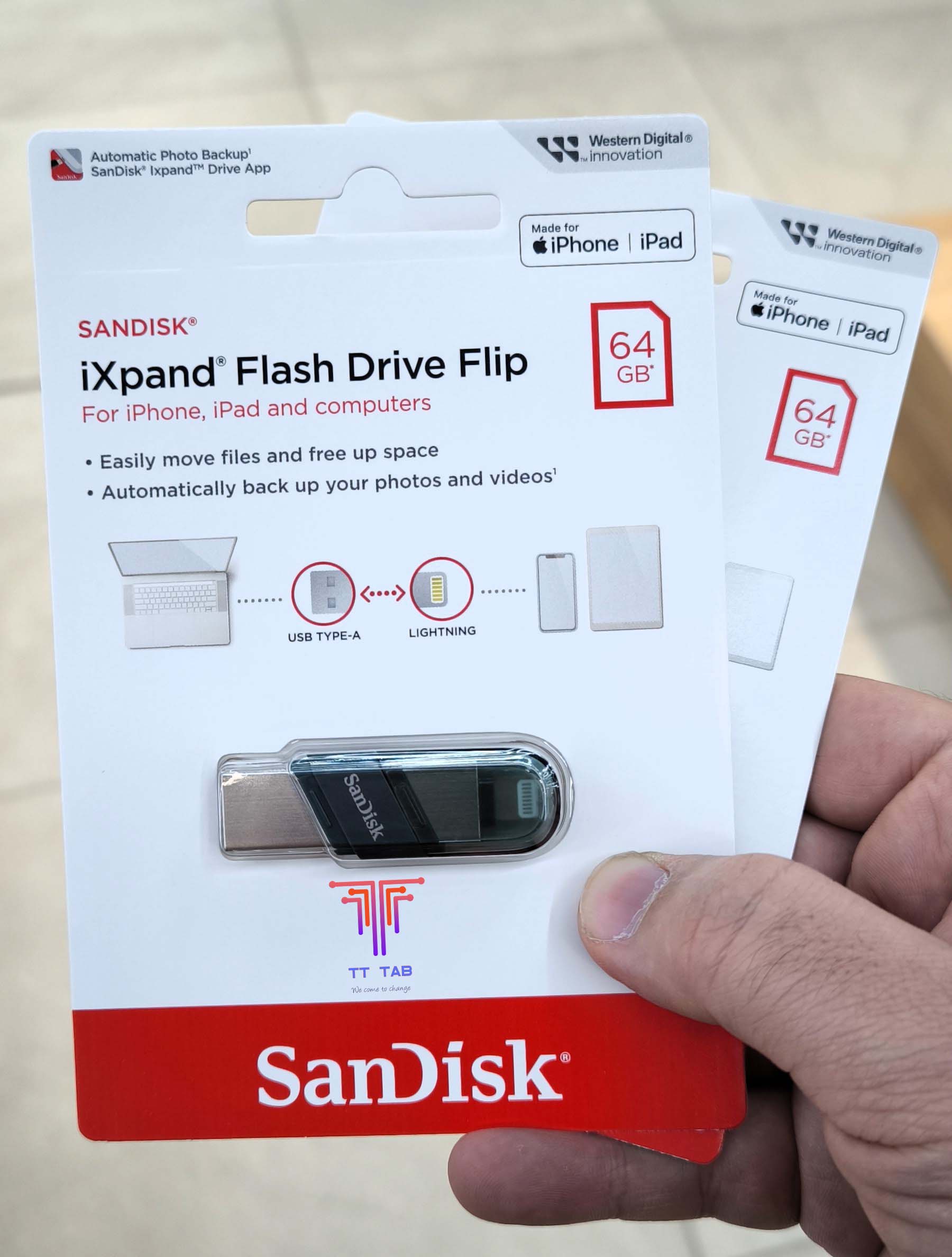 SanDisk iXpand Flash Drive Flip Flash Drive for iPhone