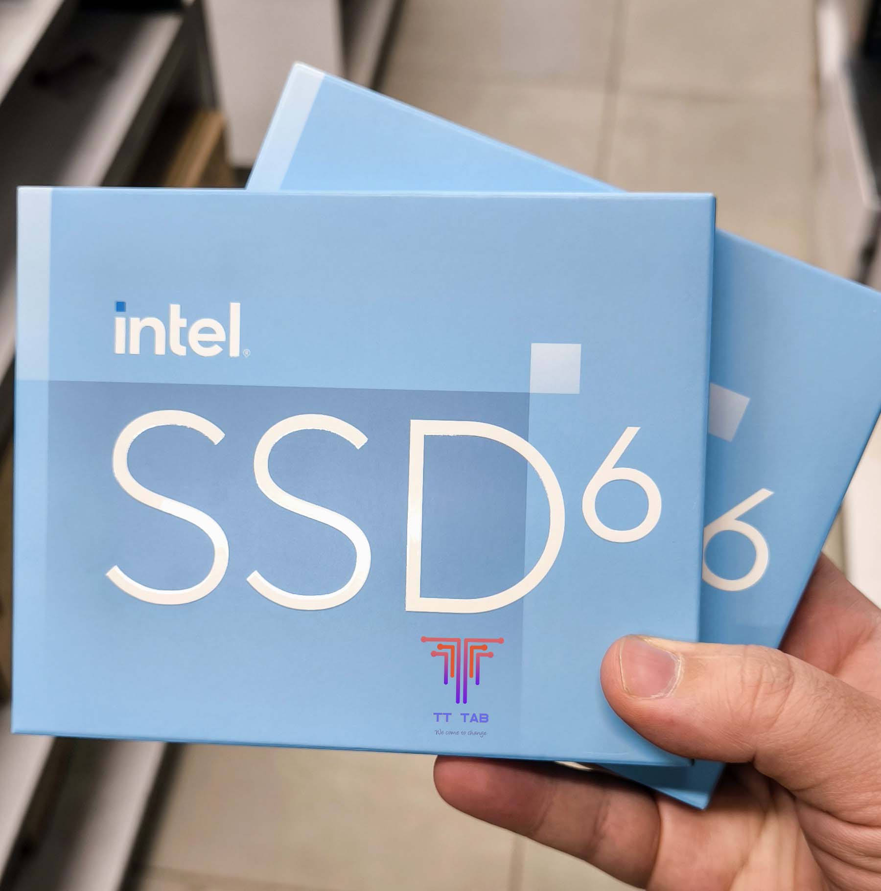 Intel 670P SSD NVMe Gen3 with DRAM