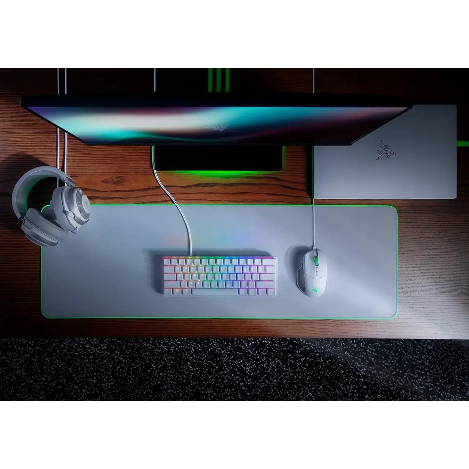 Razer Goliathus Chroma Soft Gaming Mouse Mat with Razer Chroma Extended Mercury - متجر TT Tab للتقنيات الحديثة