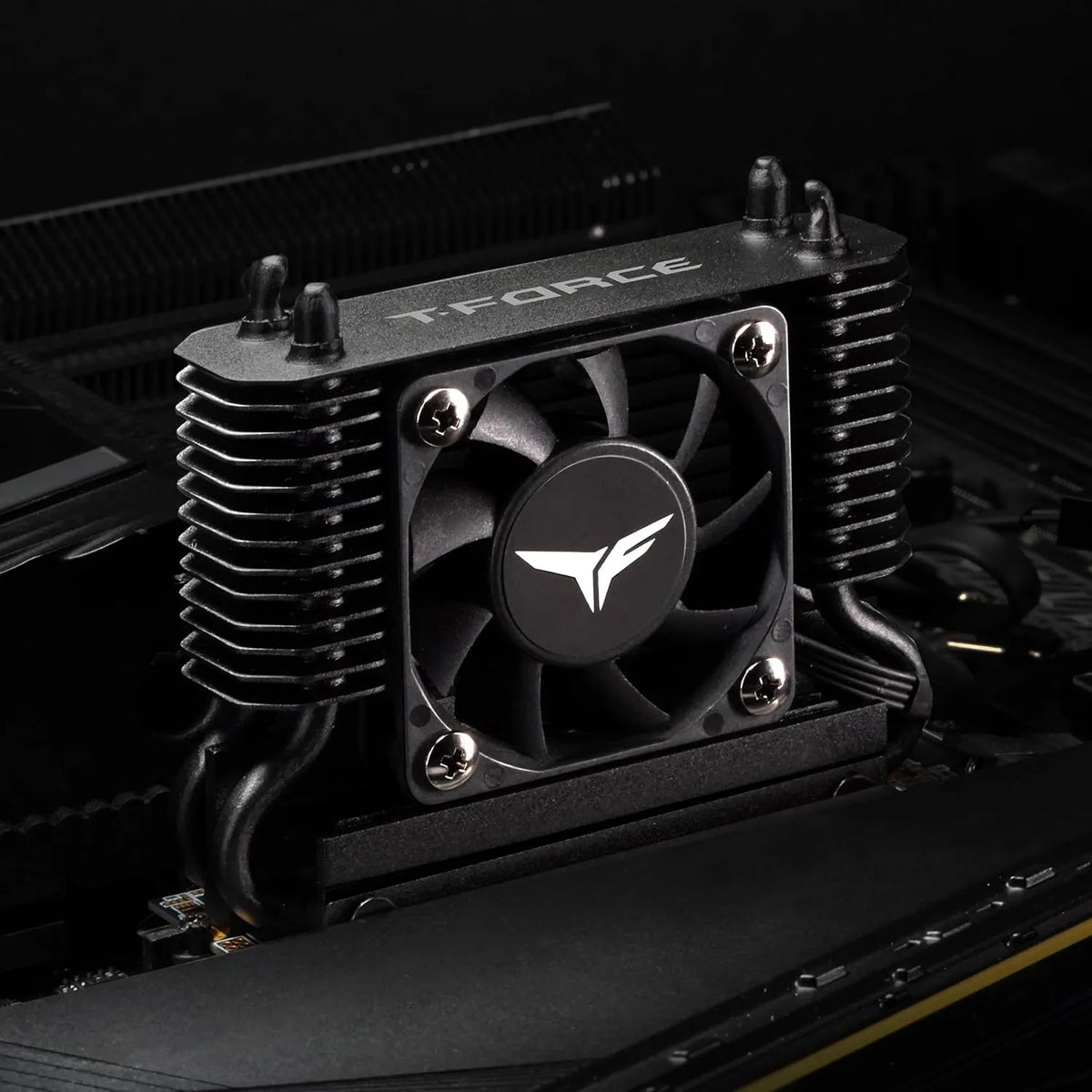 TEAMGROUP T-FORCE GE PRO PCIe 5.0 NVMe M.2 SSD with AirFlow I Fan-Cooled Heatsink - متجر TT Tab للتقنيات الحديثة